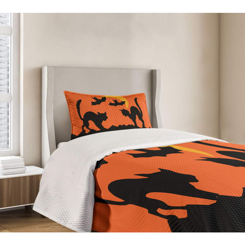 Crescent Cats and Bats Bedspread Set