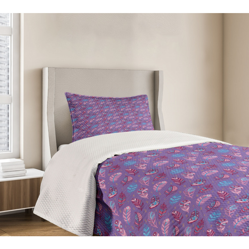 Ornate Feathers Polka Dots Bedspread Set