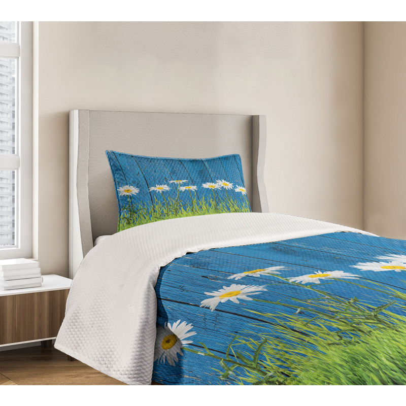 Spring Grass and Daisy Bedspread Set