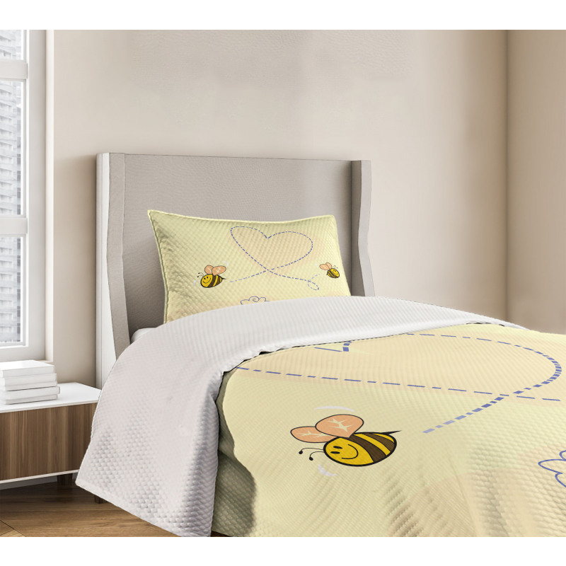 Buzzing Flies Heart Shape Bedspread Set