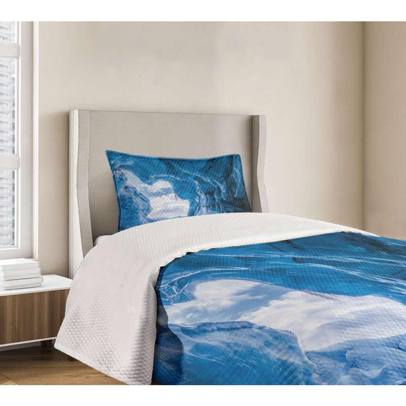 Glacier Frozen Cave Bedspread Set