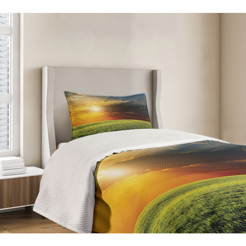 Dark Clouds Sunset Bedspread Set