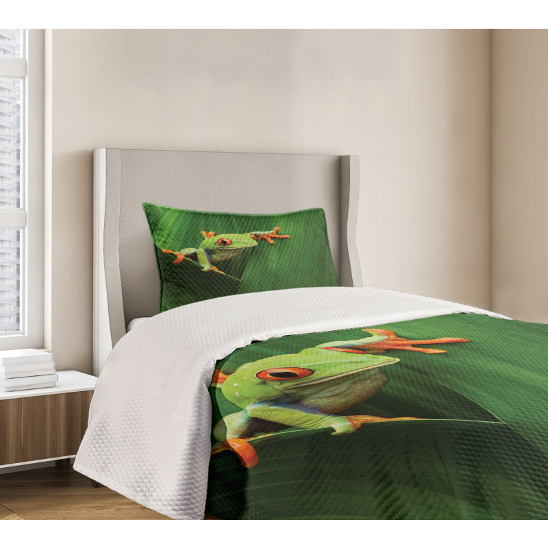 Exotic Wild Macro Leaf Bedspread Set