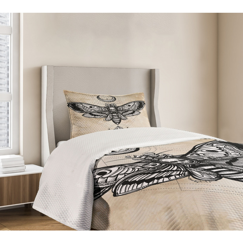Hawk Moth Skull Magic Bedspread Set