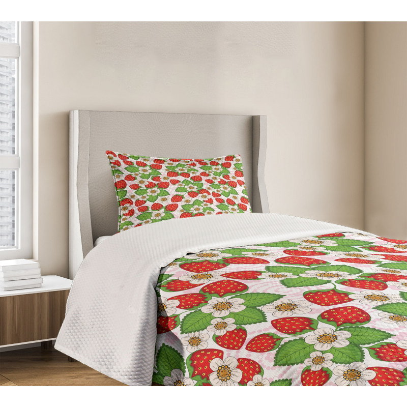 Floral Strawberry Scene Bedspread Set