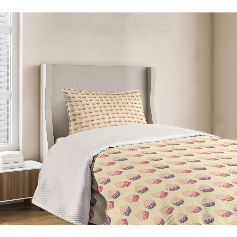 Romantic Cupcake Pattern Bedspread Set