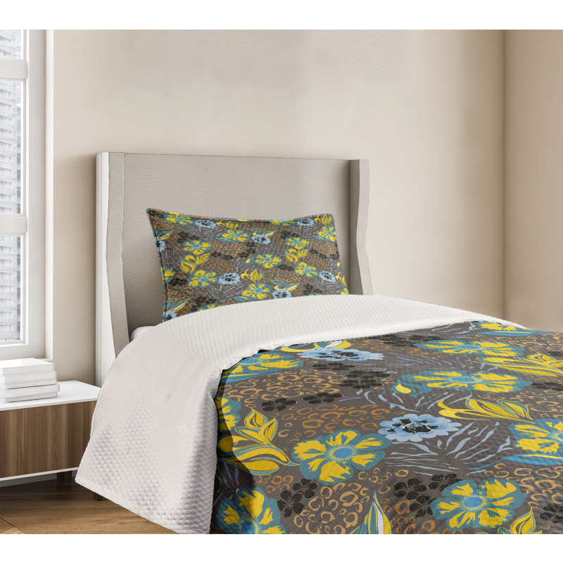 Flowers Circled Detail Bedspread Set