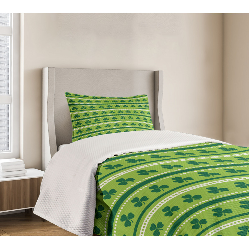 Traditional Irish Clovers Bedspread Set