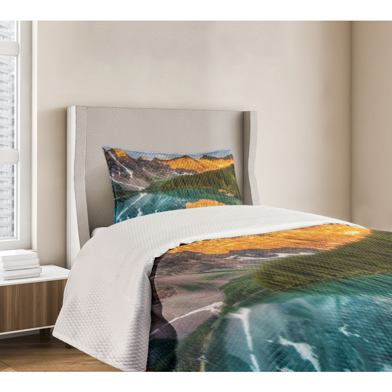 Moraine Lake Canadian Bedspread Set