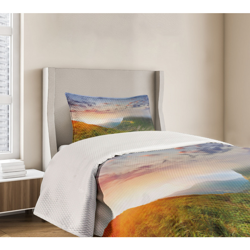 Sunrise Mottled Clouds Bedspread Set