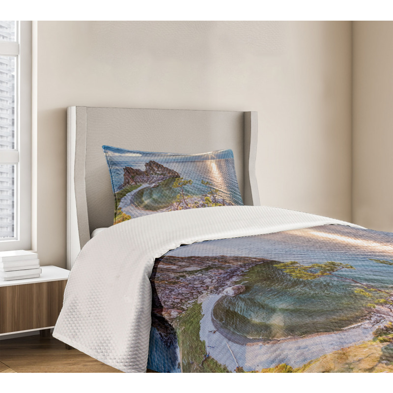 Shaman Rock Russia Bedspread Set