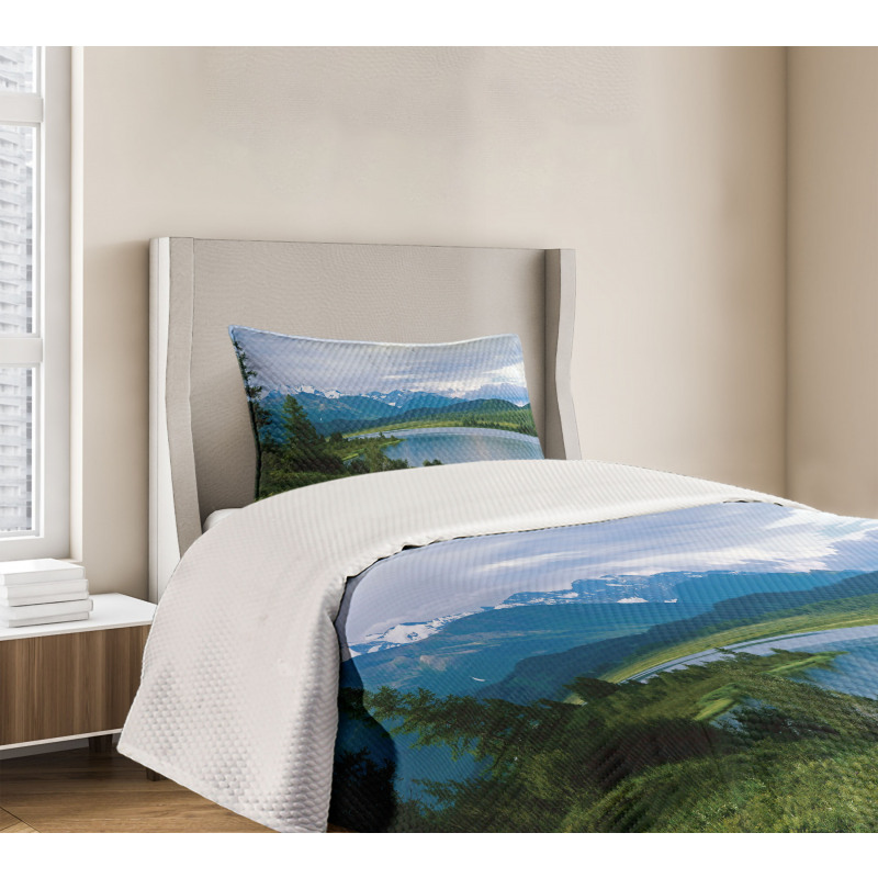 Snowy Belukha Peaks Bedspread Set