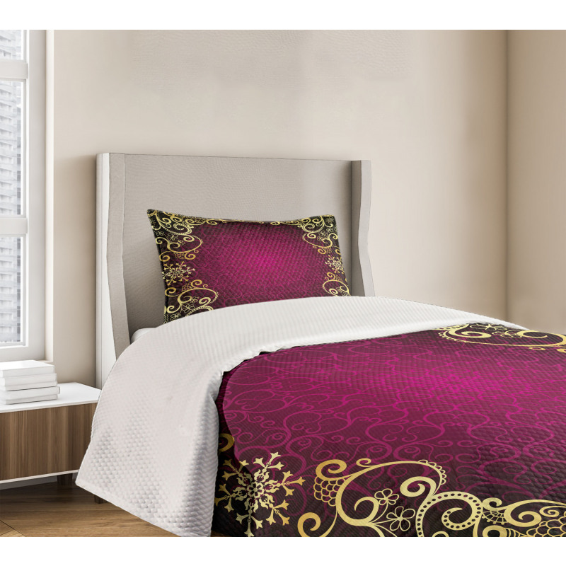 Purple Frame Curls Bedspread Set