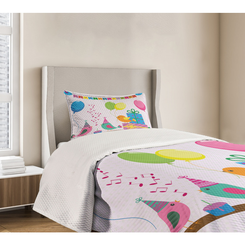 Song Birds Cones Bedspread Set