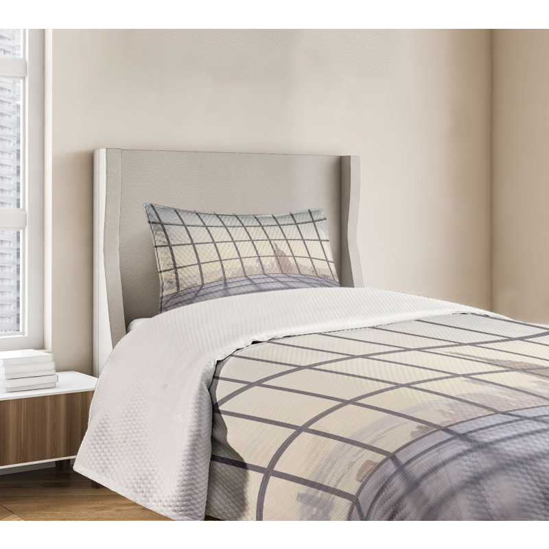 Windows Lattice Bedspread Set