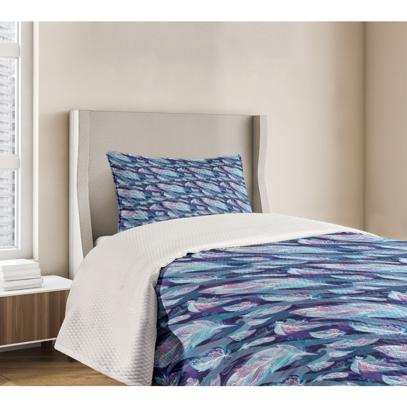 Feather and Wavy Design Bedspread Set