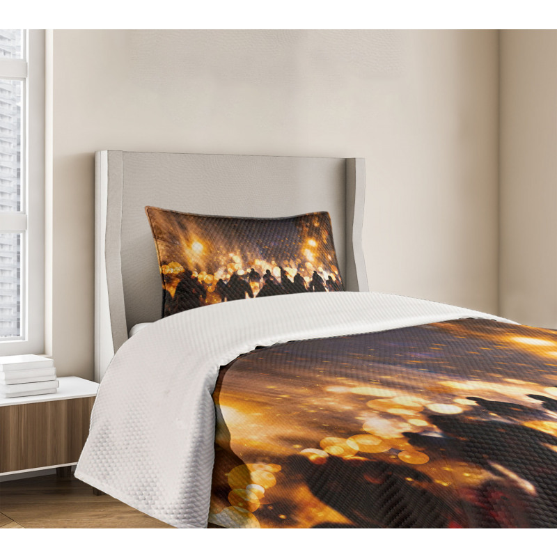 Burning Town Chaos Bedspread Set