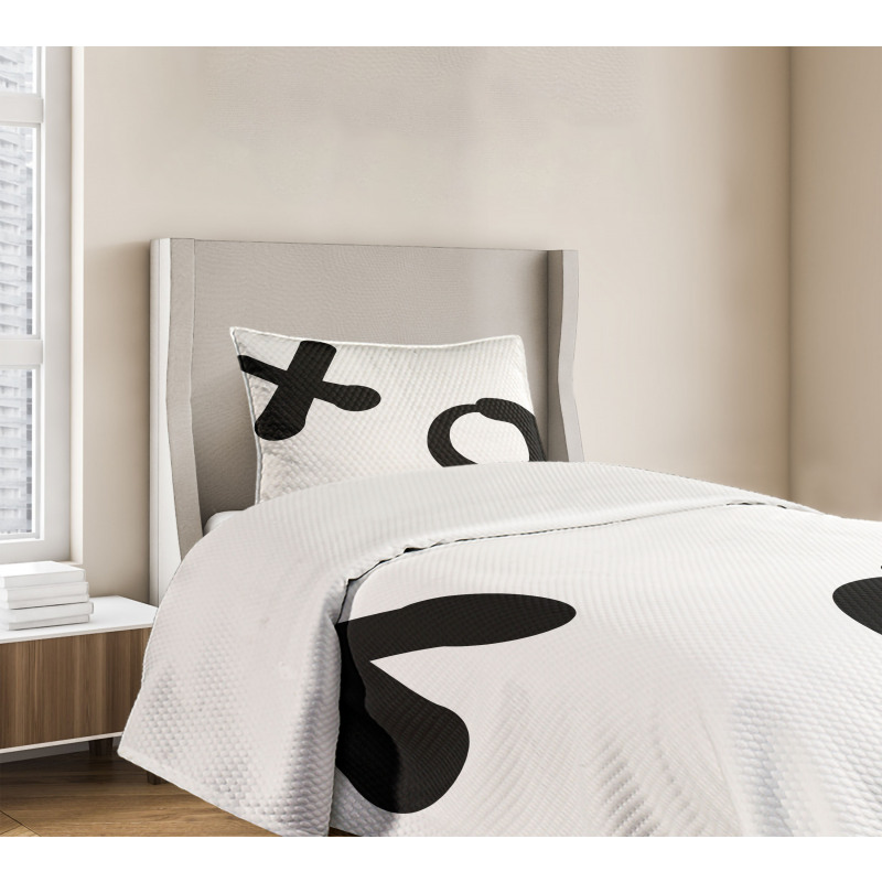 Simplistic Pattern Bedspread Set