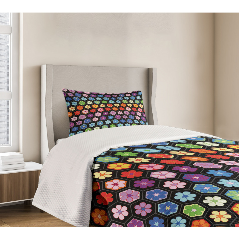 Colorful Daisy Blooms Bedspread Set