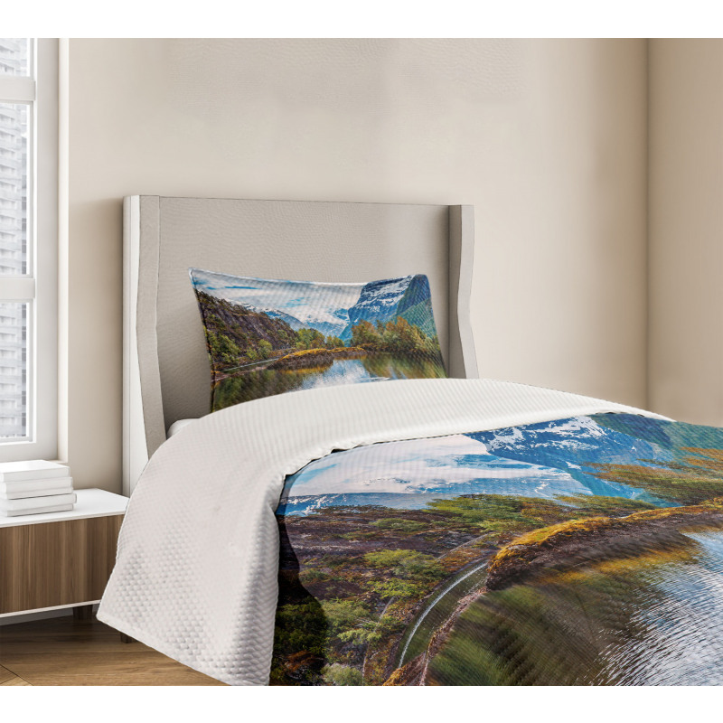 Snowy Norway Mountains Bedspread Set