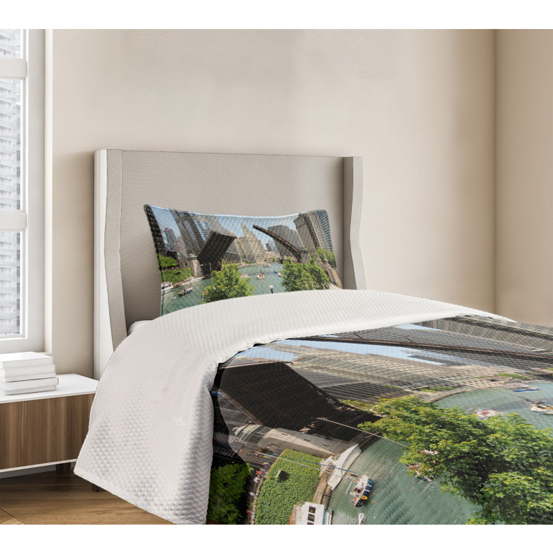 Downtown Chicago Bedspread Set