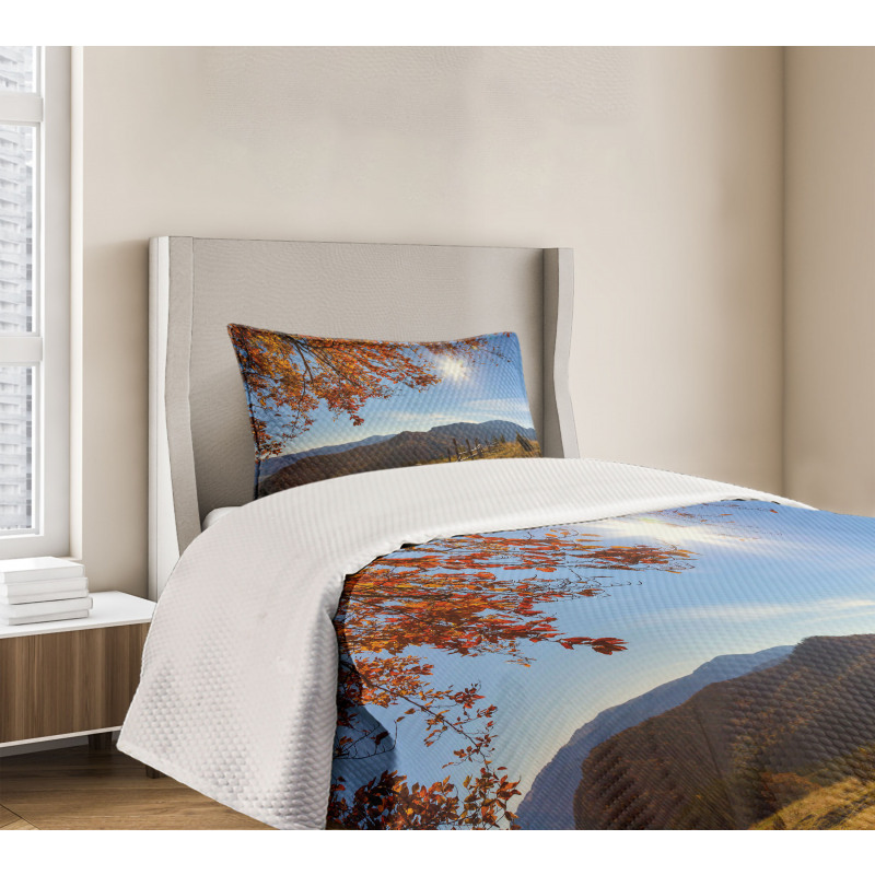 Fallen Leaves and Hills Bedspread Set