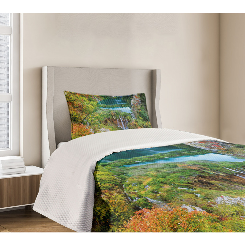 Scenic Fall Valley Lakes Bedspread Set