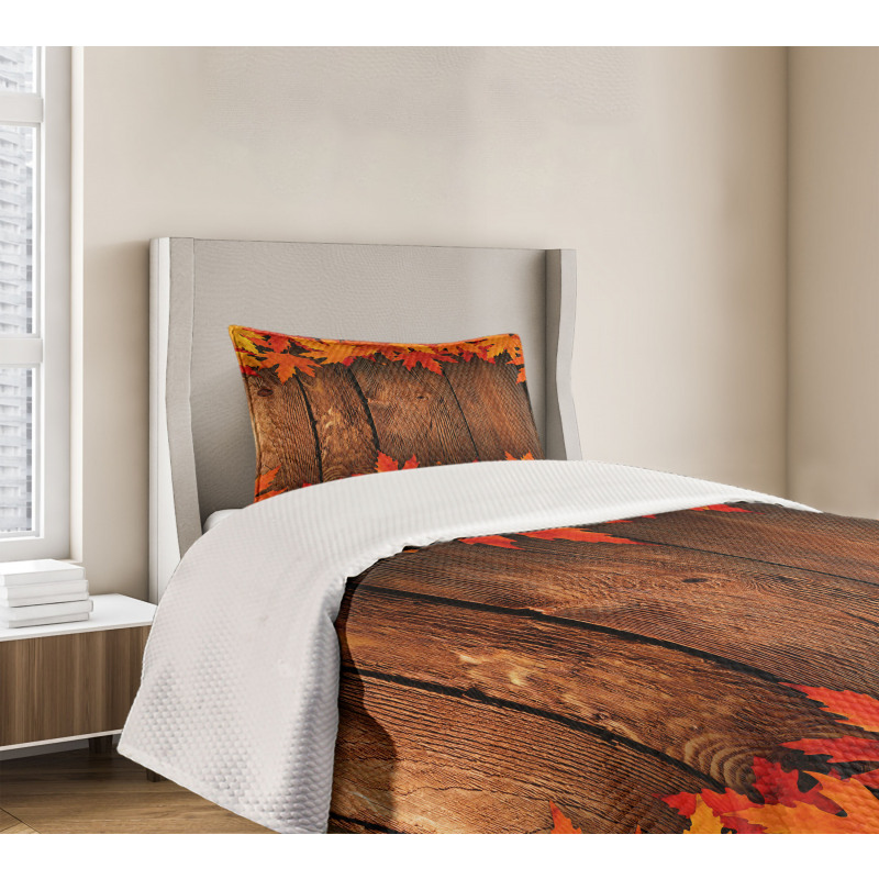 Leaves on the Wooden Board Bedspread Set