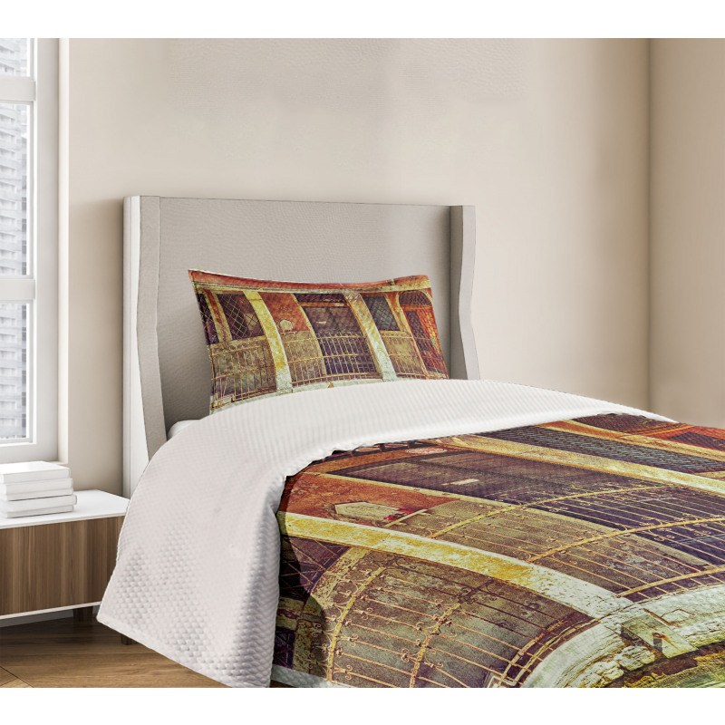 Aged Italian Building Bedspread Set