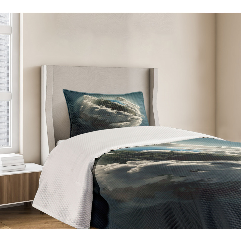 Planet Majestic Clouds Bedspread Set