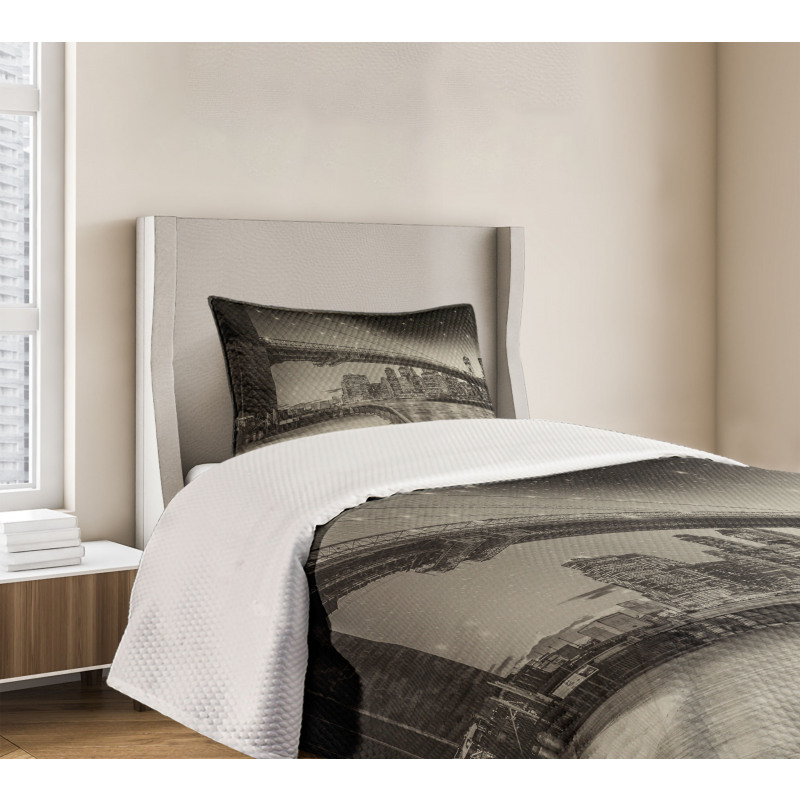 Brooklyn Bridge Night Bedspread Set