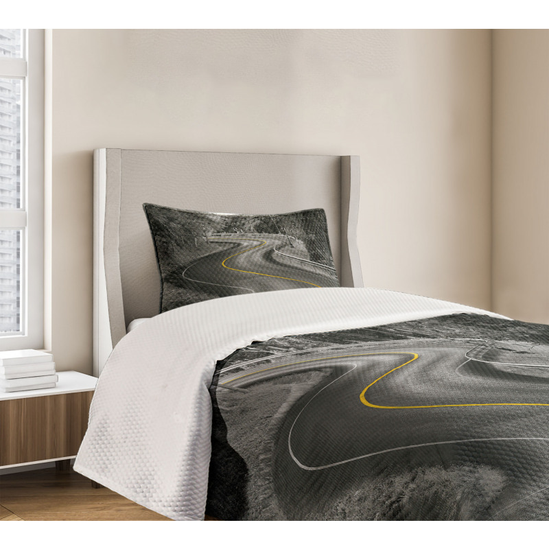 Asphalt Road Bedspread Set