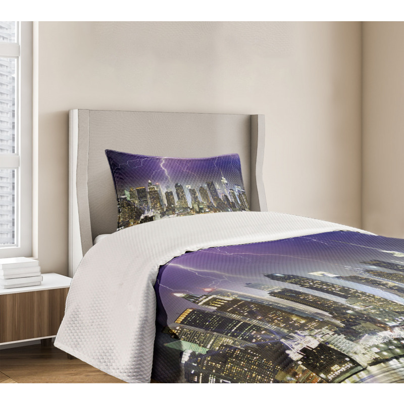 Storm Thunder in New York Bedspread Set