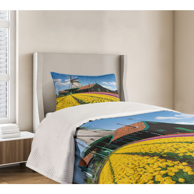Dutch Tulips Country Bedspread Set