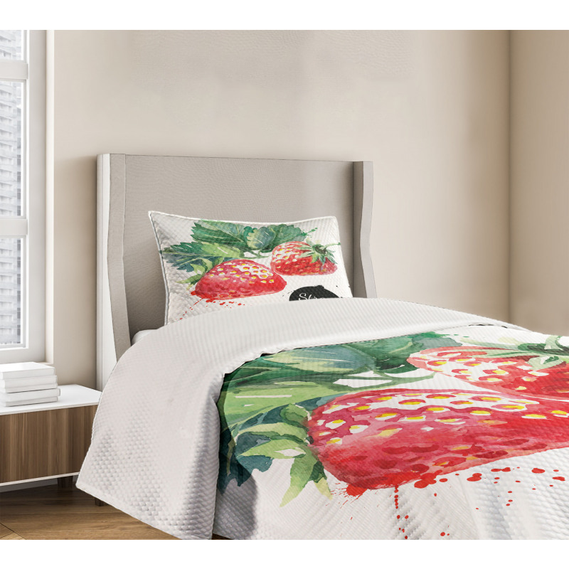 Appetizing Strawberries Bedspread Set