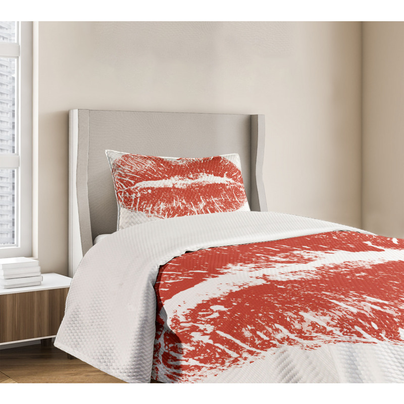 Heart Shaped Lipstick Mark Bedspread Set