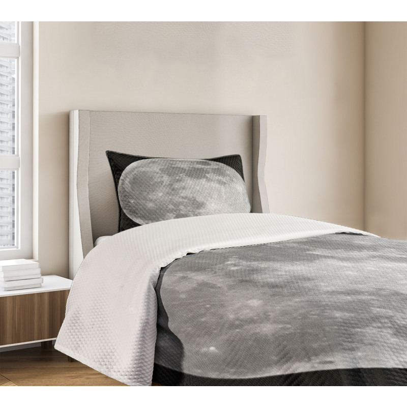 Monochrome Full Moon Art Bedspread Set