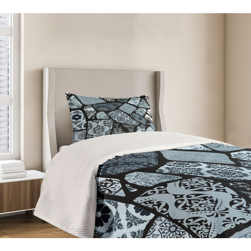 Modern Geometric Shapes Bedspread Set