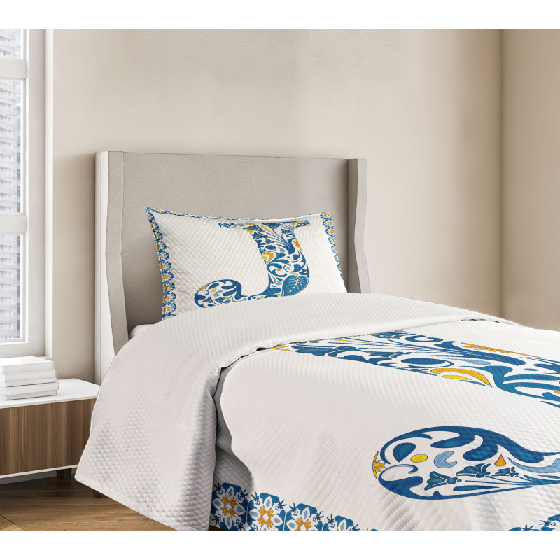 Graphic Illustration J Bedspread Set