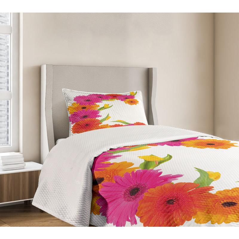 Vivid Floral Bouquet Bedspread Set