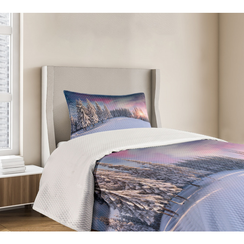 Idyllic Serene Panorama Bedspread Set