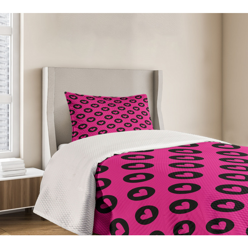 Hearts Big Black Spots Bedspread Set