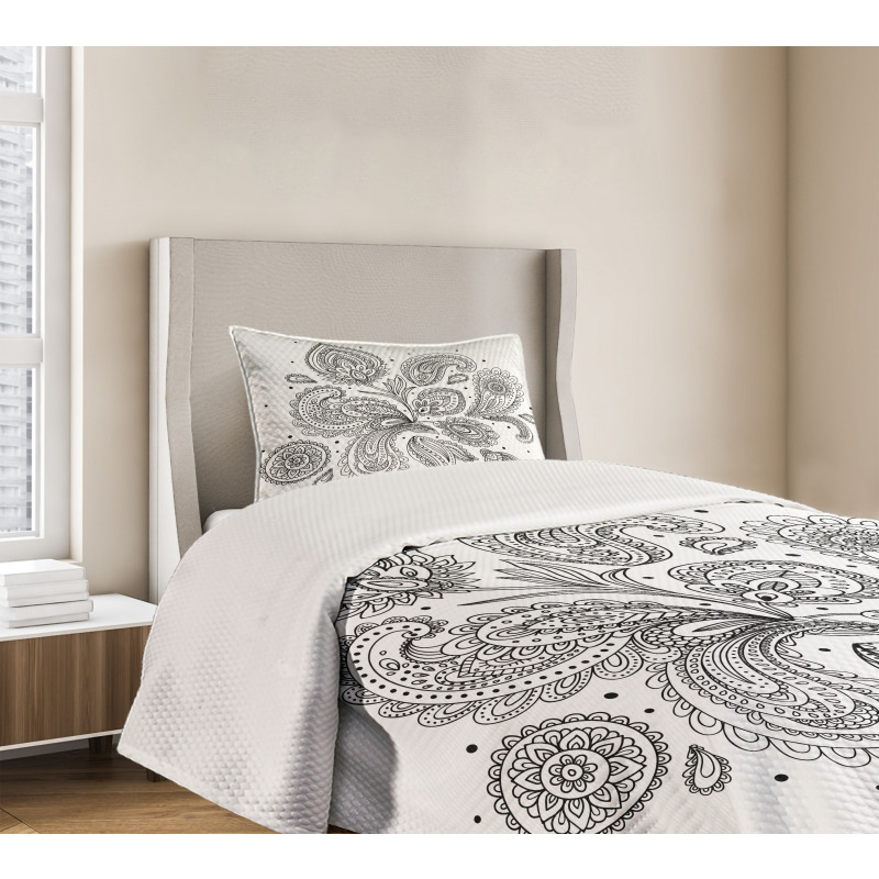 Circles Lines Monochrome Bedspread Set