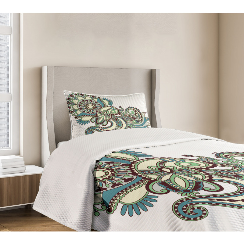 Traditional Ornate Flower Bedspread Set