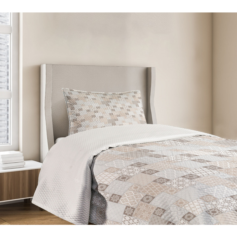 Oriental Checkered Motif Bedspread Set