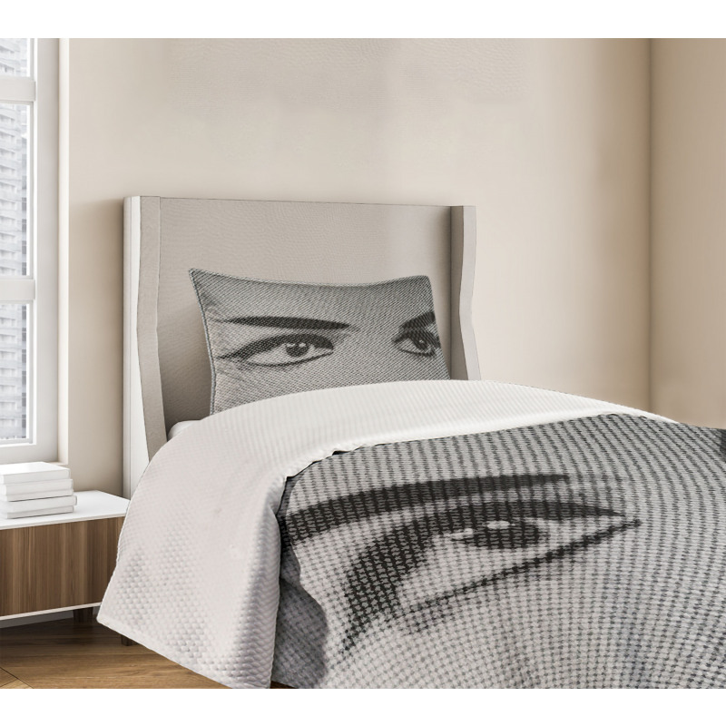 Dramatic Woman Look Bedspread Set