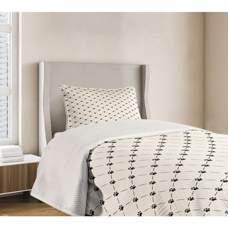 Checkered with Paw Prints Bedspread Set