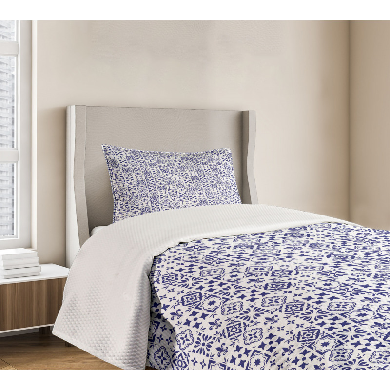 Tile Square Abstract Pattern Bedspread Set