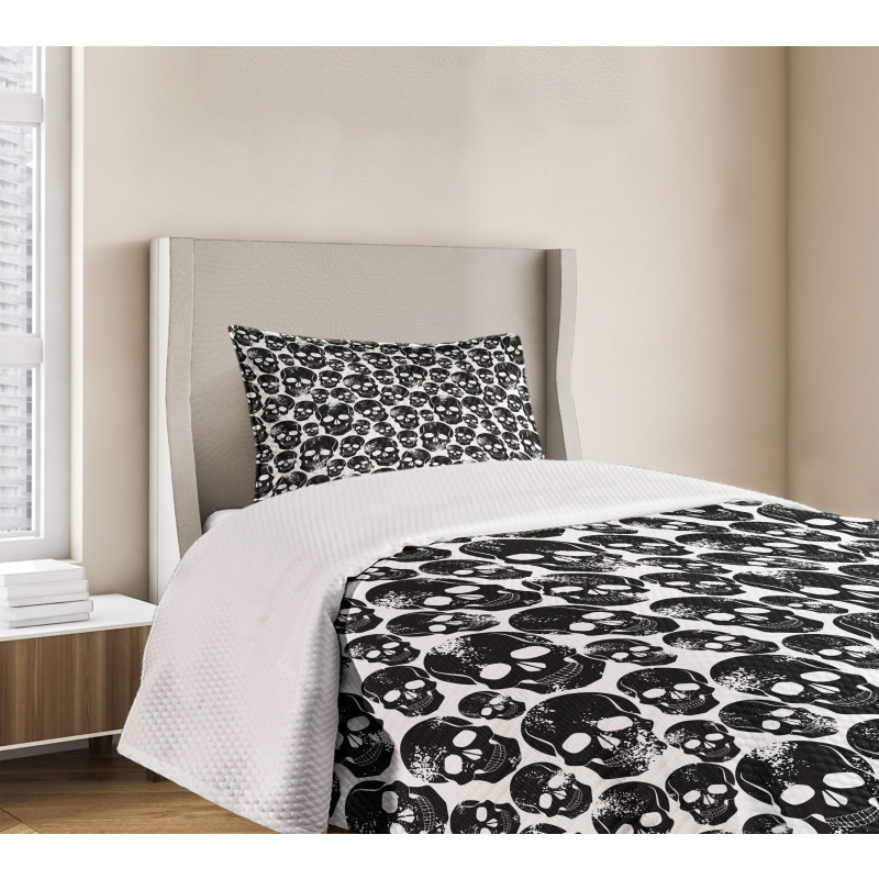 Grunge Black Skulls Bedspread Set