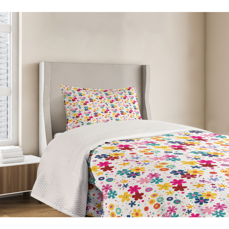 Faces Dots and Circles Bedspread Set